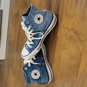Converse Limited Edition Blue Velvet High Tops, Womans sz 6, EUC